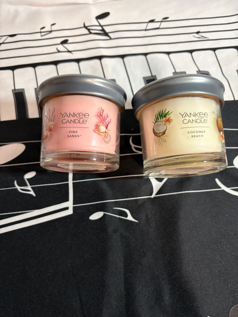 Yankee Candle Pink Sands & Coconut Beach Duo - Pink and Cream Votive Jars